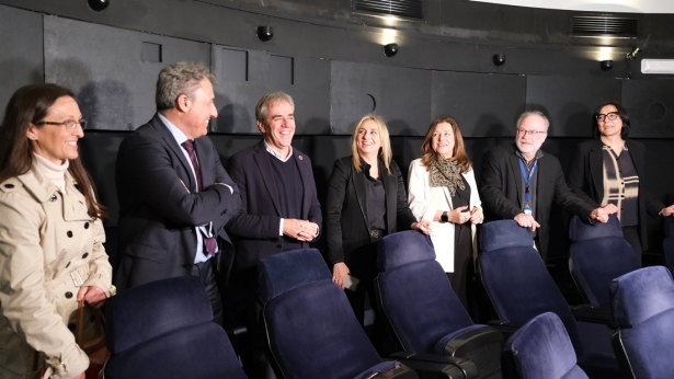 La presidenta y vicepresidenta del Consorcio antes de la sesión del Planetario (PARQUE DE LAS CIENCIAS)