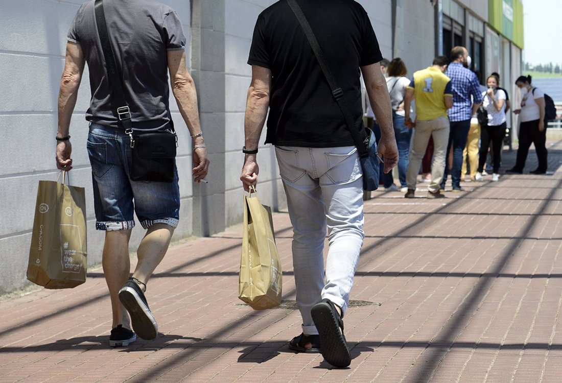 Imagen de archivo de personas de compras (AYTO JEREZ)