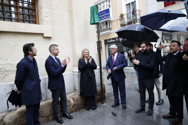 Inauguración de la placa (AYTO. GRANADA)