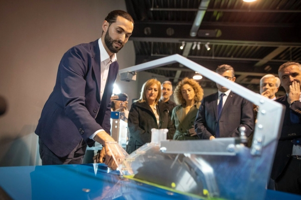 Presentación de la tronzadora (ANTONIO L. JUÁREZ)