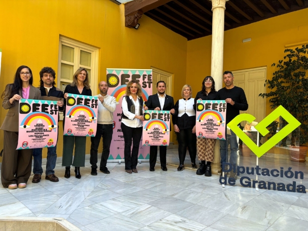 La Diputada de Turismo junto a los organizadores y patrocinadores del evento (DIPUTACIÓN) La Diputada de Turismo junto a los organizadores y patrocinadores del evento (DIPUTACIÓN)