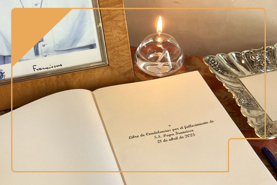 Libro de condolencias tras la muerte de Francisco (ARZOBISPADO)