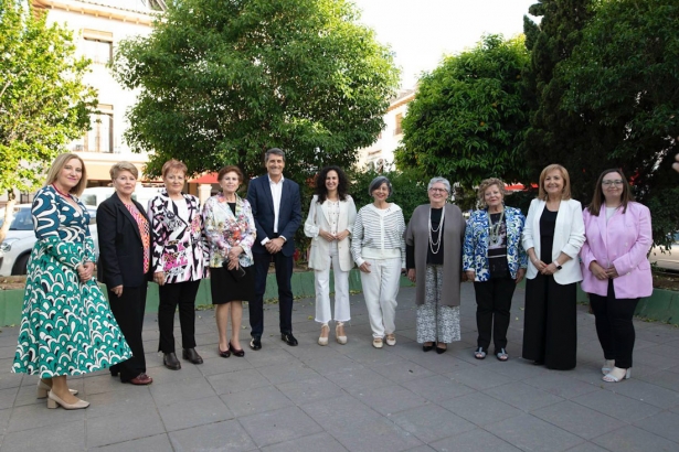 Entrega de los Premios Maria Lejarraga del PSOE en Granada (ANTONIO L. JUÁREZ)