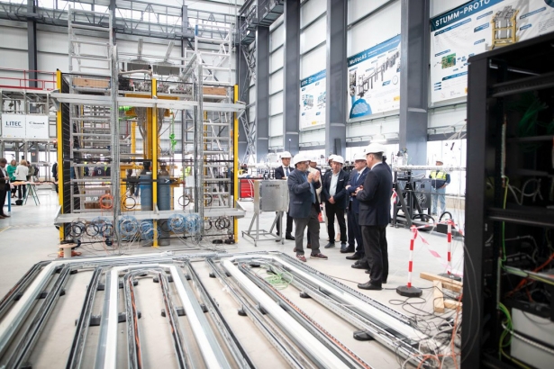 Visita al acelerador de partículas (ANTONIO L. JUÁREZ)