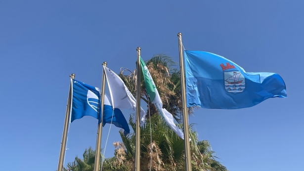 Bandera azul en Playa San Cristobal (AYTO. ALMUÑÉCAR)