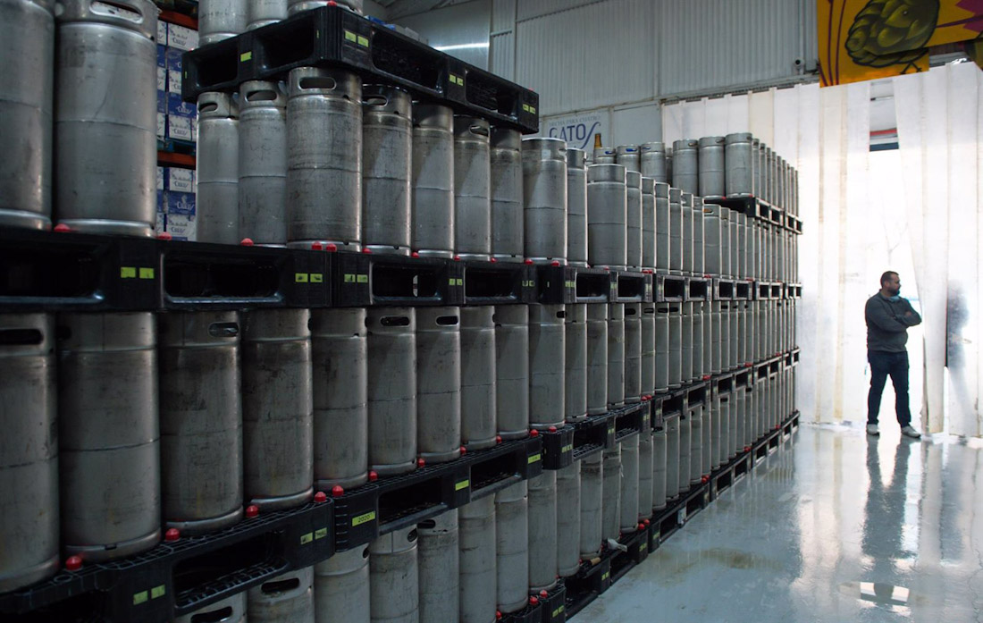 Varios barriles de cerveza artesanal. Archivo (GUSTAVO VALIENTE - EUROPA PRESS)