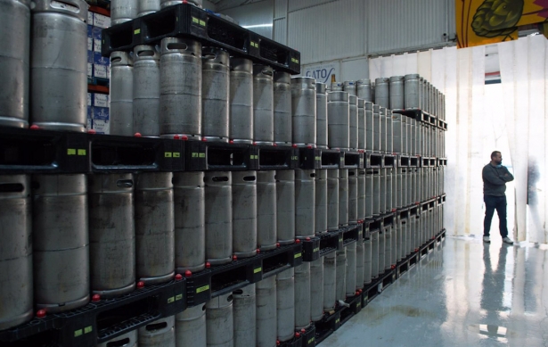 Varios barriles de cerveza artesanal. Archivo (GUSTAVO VALIENTE - EUROPA PRESS)
