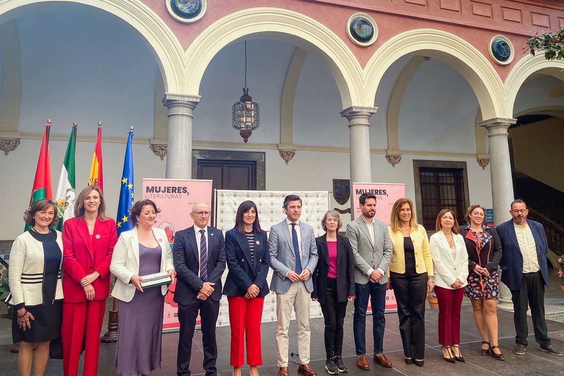 Entrega del premio (COMUNICADORAS DE GRANADA)