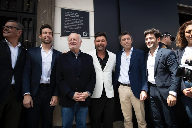 Descubrimiento de la placa (ANTONIO L. JUÁREZ)