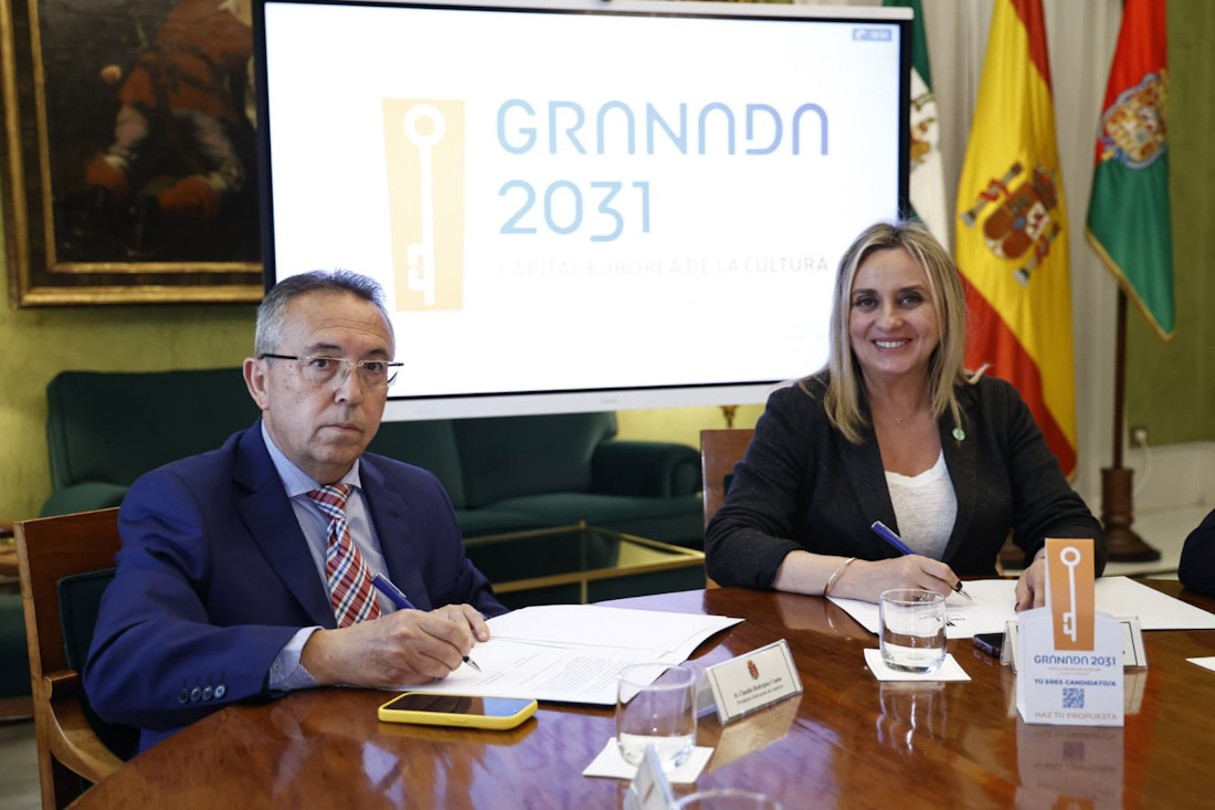 Firma de la adhesión (AYTO. GRANADA)