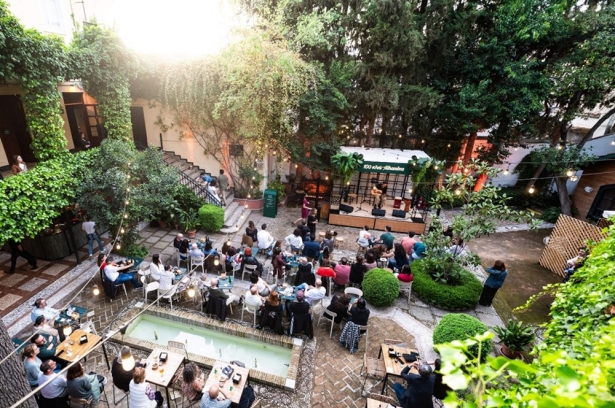 Vista panorámica de Jardín Alhambra (CERVEZAS ALHA;BRA)