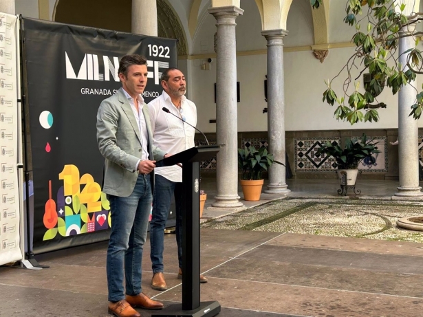 Jorge Saavedra ha presentado el festiva Milnoff junto a su director, José Luis Habichuela (AYUNTAMIENTO) Jorge Saavedra ha presentado el festiva Milnoff junto a su director, José Luis Habichuela (AYUNTAMIENTO)