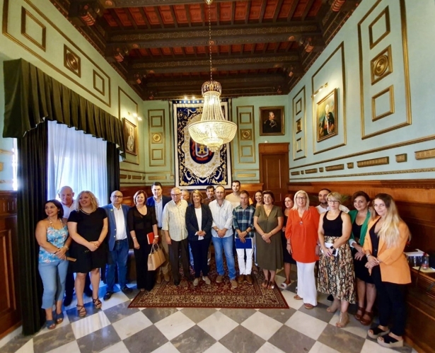 Imagen de archivo de una reunión de la corporación local de Motril con la Comunidad de Regantes del Bajo Guadalfeo (AYUNTAMIENTO)