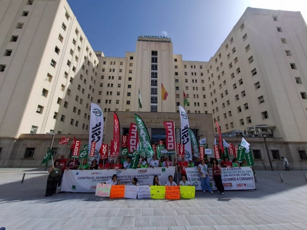 Concentración ante el Virgen de las Nieves (CCOO)