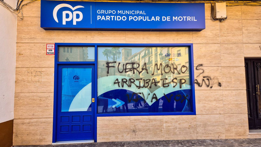 Sede del PP de Motril con pintadas xenófobas y ofensivas (PP)