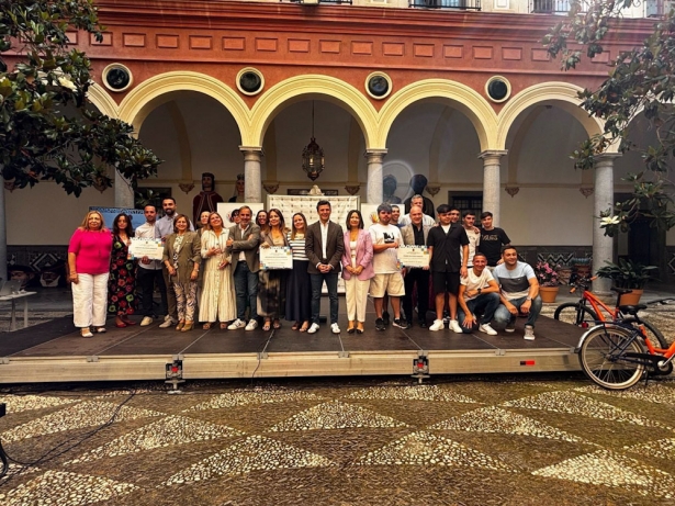 Reconocimiento de buenas prácticas educativas en el Patio del Ayuntamiento de Granada (AYUNTAMIENTO)