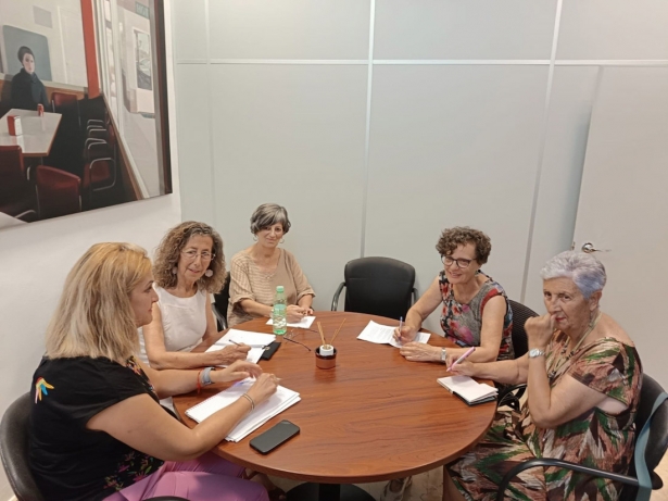 Reunión de representantes de La Calle Mata con técnicas municipales (LA CALLE MATA)