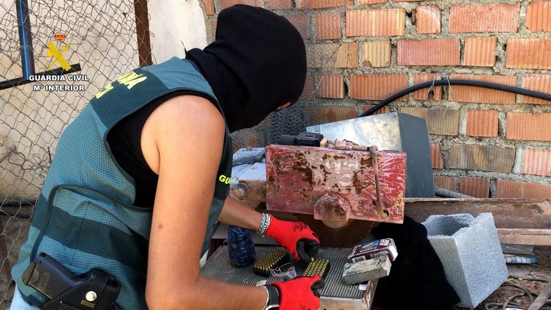 Registro en la operación Ivecania de la Guardia Civil de Granada (GUARDIA CIVIL)