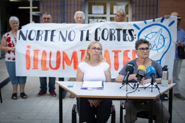 Rueda de prensa contra los cortes de luz (ANTONIO L. JUÁREZ)