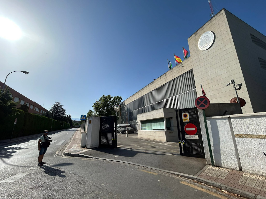 Sede de la Policía local de Granada (ANTONIO L. JUÁREZ)