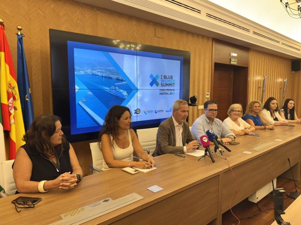 El presidente de la Autoridad Portuaria de Motril, José García Fuentes, interviene en la presentación del I Blue Women Summit Costa Tropical (AUTORIDAD PORTUARIA) El presidente de la Autoridad Portuaria de Motril, José García Fuentes, interviene en la presentación del I Blue Women Summit Costa Tropical (AUTORIDAD PORTUARIA)