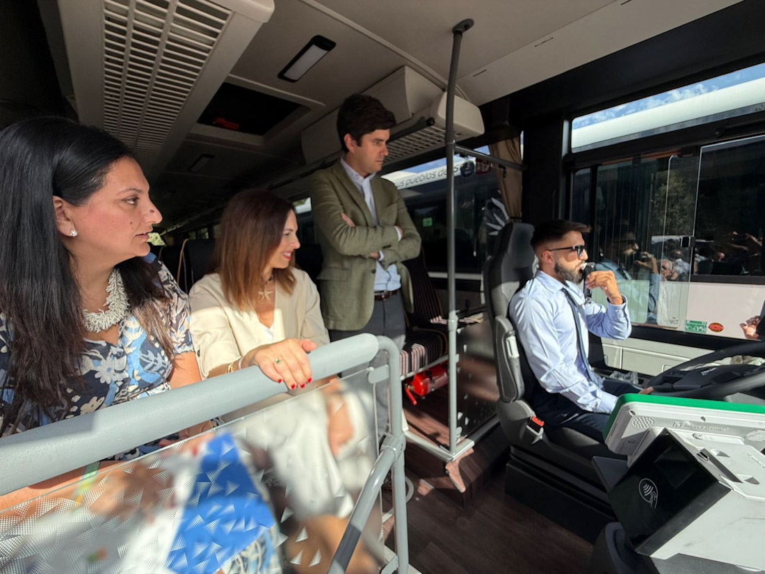 Presentación de los nuevos autobuses híbridos (JUNTA)