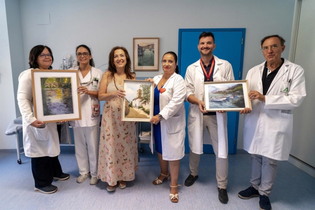 Entrega de las acuarelas (HOSPITAL VIRGEN DE LAS NIEVES)