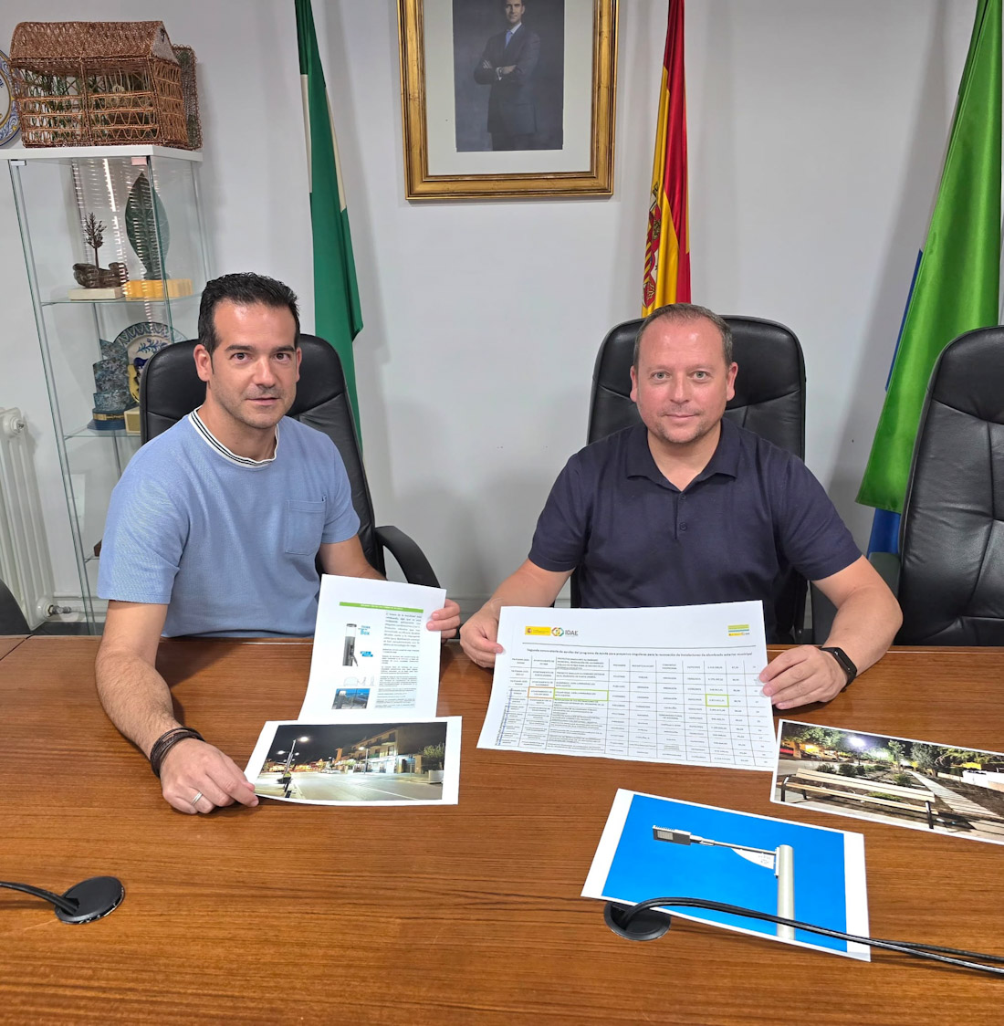 El concejal y el alcalde de Cúllar Vega presentan el proyecto (AUTO. CÚLLAR VEGA)
