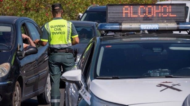 Control de alcoholemia de la Guardia Civil (GUARDIA CIVIL)