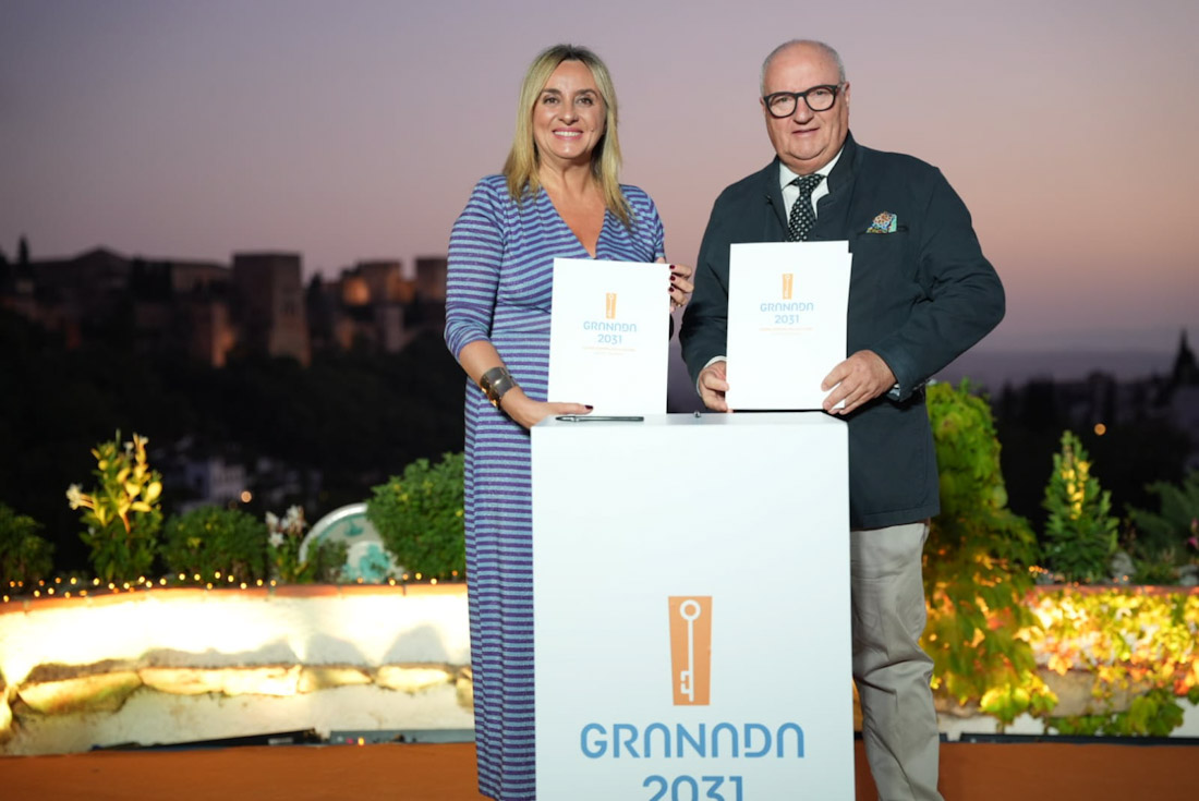 Firma de la adhesión (AYTO. GRANADA)