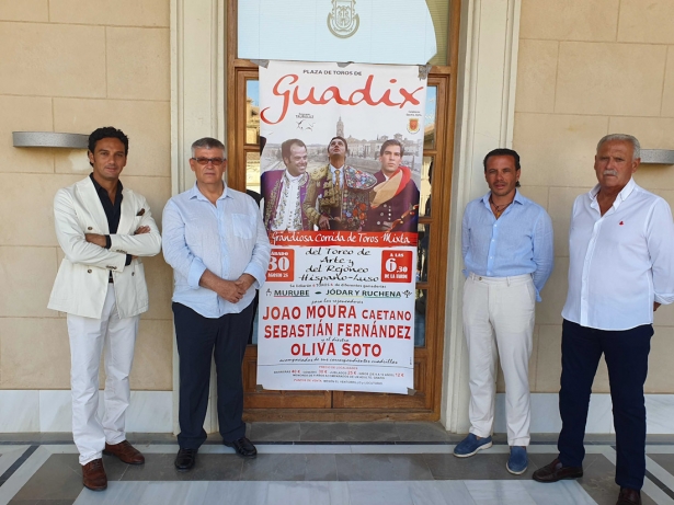 Presentación de la corrida de toros (AYTO. GUADIX)