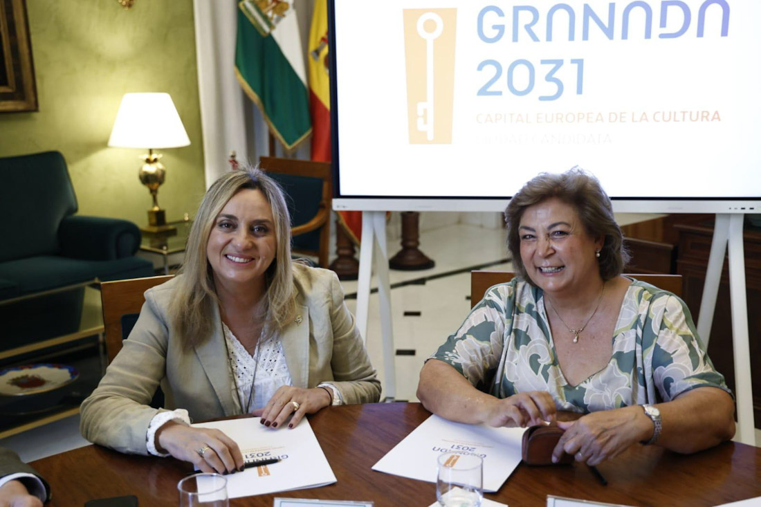 Firma de la adhesión (AYTO. GRANADA)