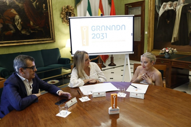 Firma de la adhesión al manifiesto de Mariola Cantarero (AYTO. GRANADA)