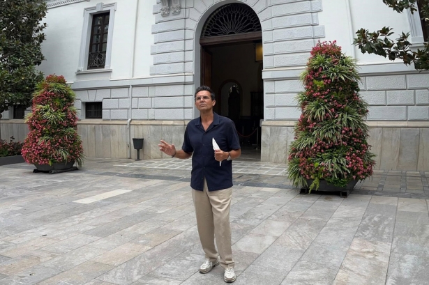 El viceportavoz socialista, Paco Cuenca, en rueda de prensa. (PSOE GRANADA)
