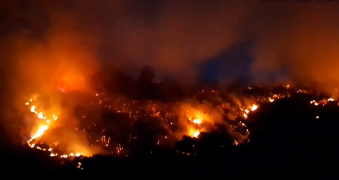Imagen del incendio declarado en Cenes de la Vega, en Granada (PLAN INFOCA)