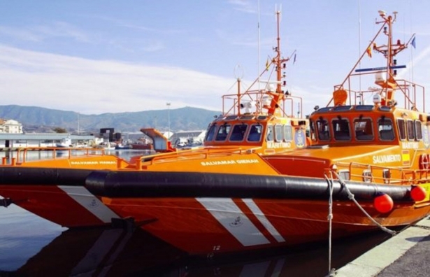 La salvamar Gienah de Salvamento Marítimo intervino en el rescate de los tres magrebíes (WEB SALVAMENTO MARÍTIMO) La salvamar Gienah de Salvamento Marítimo intervino en el rescate de los tres magrebíes (WEB SALVAMENTO MARÍTIMO)