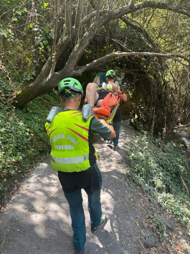 Rescate de la Guardia Civil en la provincia de Granada el pasado agosto (GUARDIA CIVIL) Rescate de la Guardia Civil en la provincia de Granada el pasado agosto (GUARDIA CIVIL)