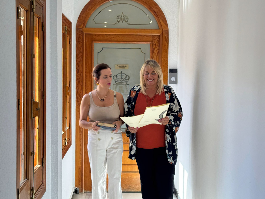 Meri Sádaba, alcaldesa de Las Gabias y Paloma López, teniente de Alcaldesa y concejal de Urbanismo (AYTO. LAS GABIAS)