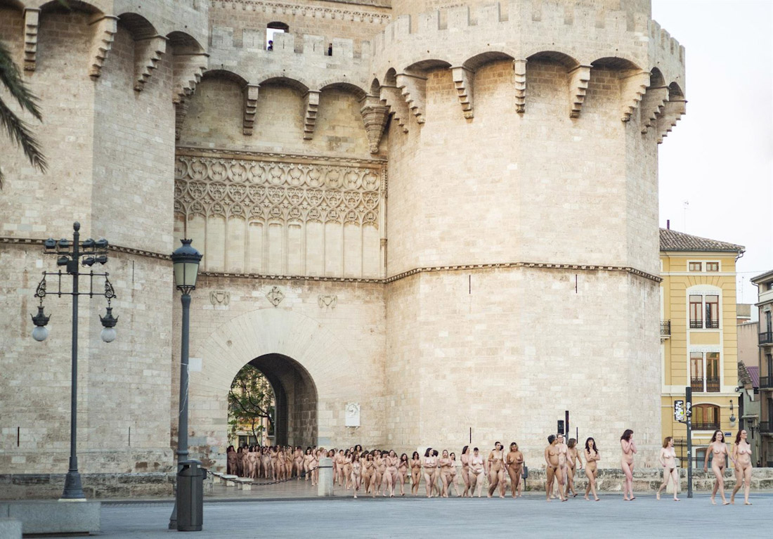 Imagen de archivo de un evento en el que el fotógrafo Spencer Tunick fotografió en Valencia a cerca de 2.000 personas desnudas (ENRIQUE PALOMARES - EUROPA PRESS)