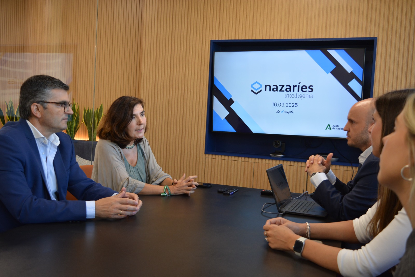 Imgaen de la visita a Nazaríes Intelligenia (JUNTA)