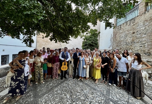 Ivan Centenillo deslumbró en el Albaicín (LA OFICINA DE LOS DESEOS) Ivan Centenillo deslumbró en el Albaicín (LA OFICINA DE LOS DESEOS)