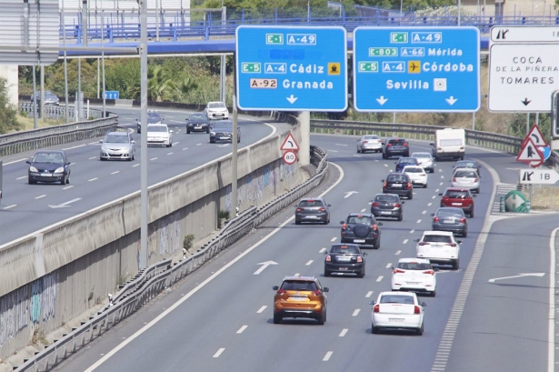 Tráfico en carretera de Andalucía (Foto de archivo y de recurso) (JOAQUIN CORCHERO - EUROPA PRESS)