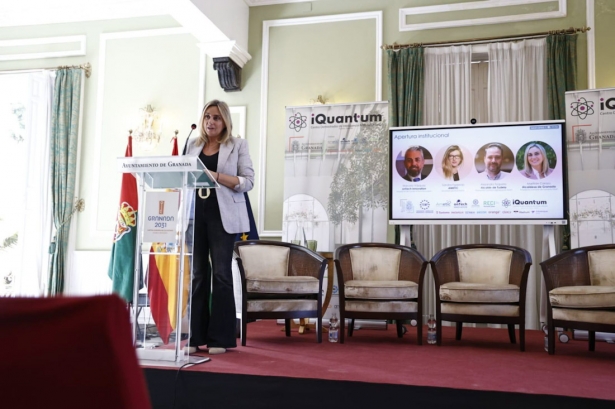 Marifran Carazo durante su intervención (AYTO. GRANADA)