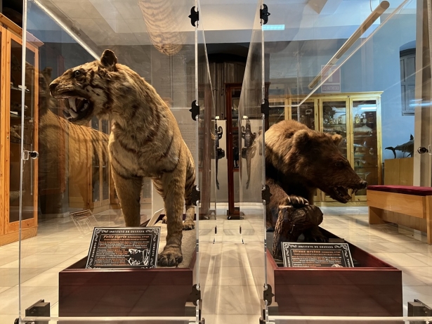 (BIOTOPIAS) (BIOTOPIAS)