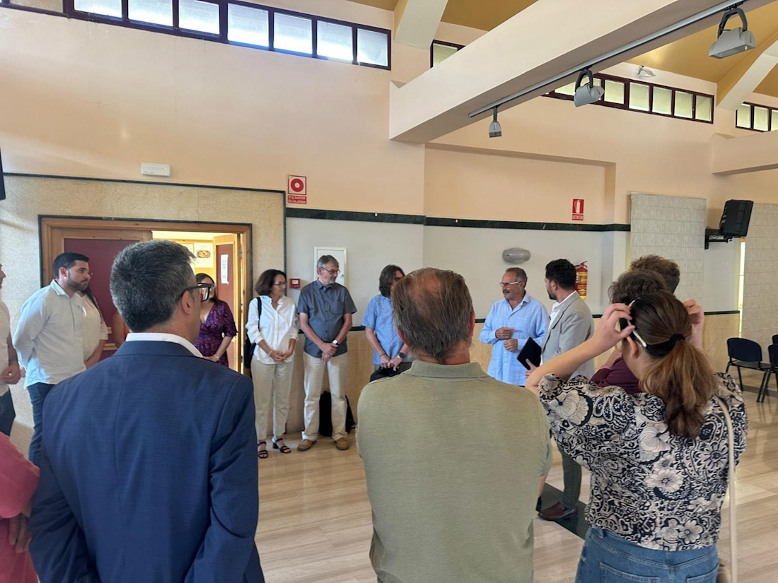 El delegado de Turismo, Cultura y Deporte de la Junta en Granada, David Rodríguez, se ha reunido con el sector del turismo de la Comarca del Valle de Lecrín (JUNTA DE ANDALUCÍA)