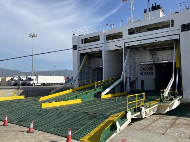 Imagen de archivo de un ferry en el Puerto de Motril (PUERTO)