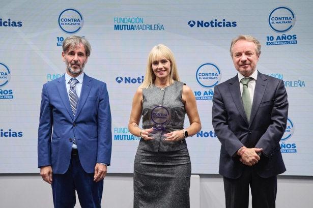 Entrega del galardón (AYTO. ARMILLA)