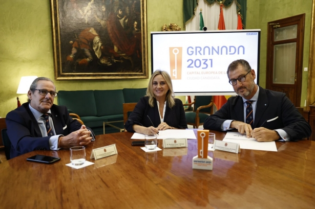 Firma de la adhesión (AYTO. GRANADA)