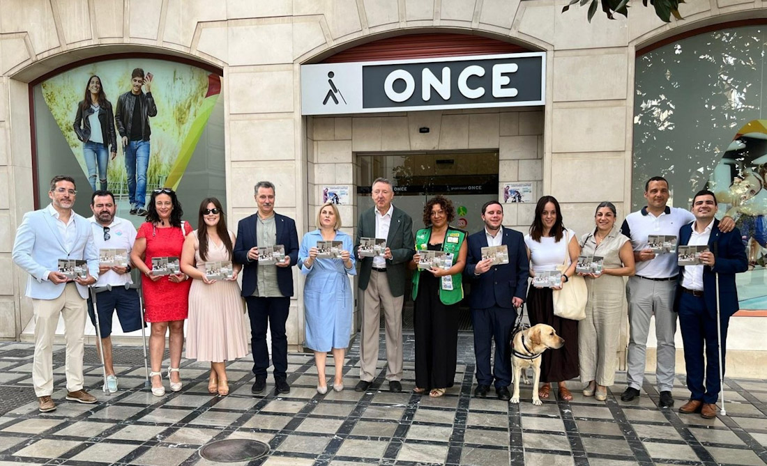 Foto de familia del Grupo Social ONCE en Granada en la presentación de su informe de valor compartido (ONCE)