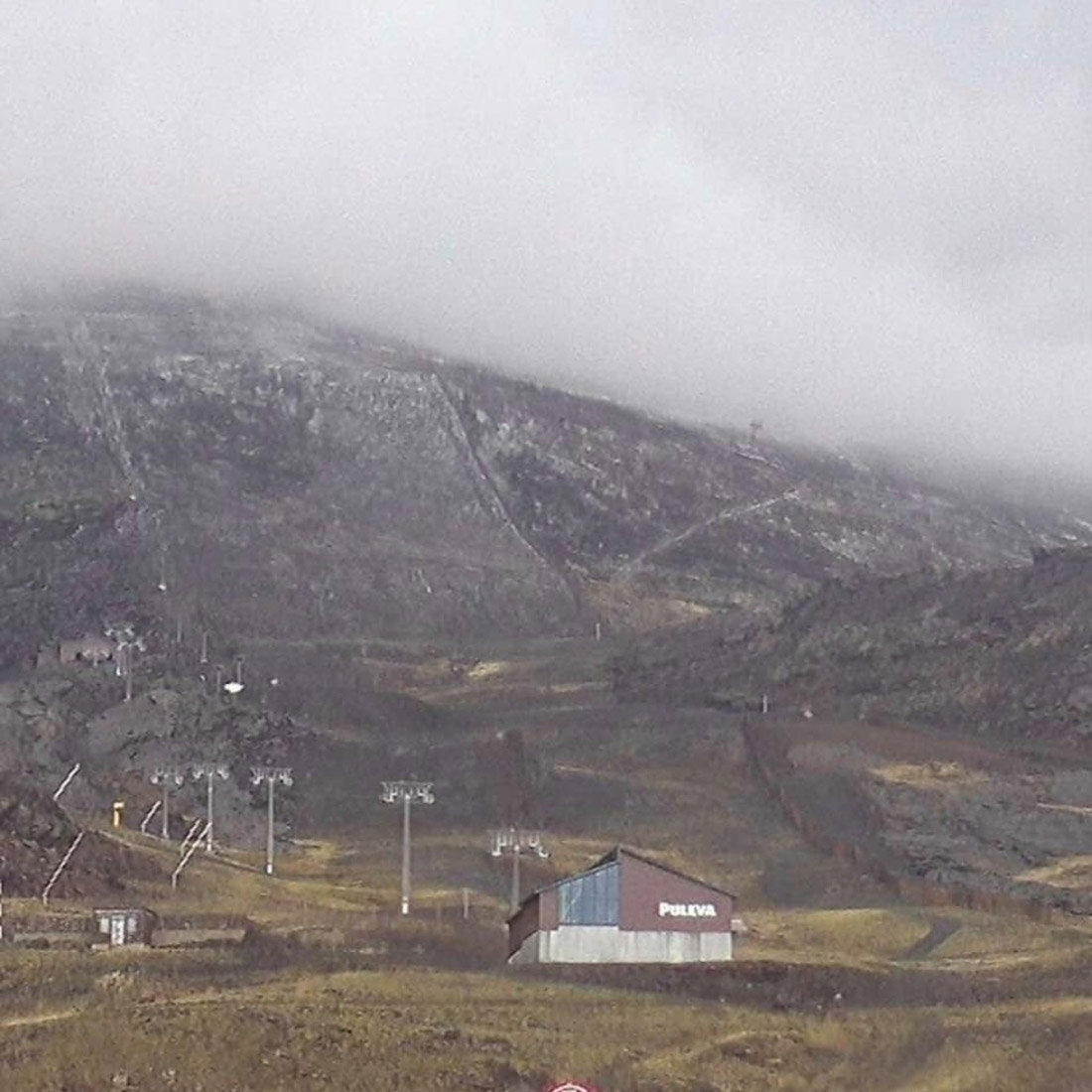 Primeras nieves en cotas altas de Sierra Nevada cara a la temporada 25-26 (PERFIL DE LA ESTACIÓN DE SIERRA NEVADA EN LA RED X)
